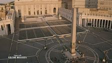 La facciata di San Pietro e l'obelisco nella piazza