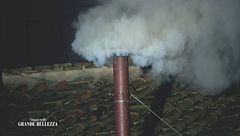 Il comignolo delle fumate nere e bianche