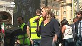 La Meloni in piazza