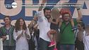 Accuse a Salvini per la bambina fatta salire sul palco