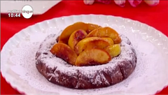 Torta di ricotta al cioccolato e pesche caramellate