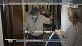 Anziano sepolto in casa dai rifiuti - I vestiti puliti