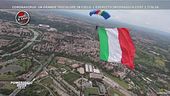 Coronavirus: un grande tricolore in cielo
