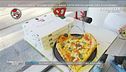 Dentro la pizzeria "Stiam sanificando tutto per ricominciare a lavorare"
