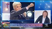 Moda caustica con Asia Argento
