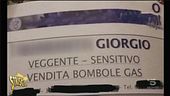 Striscia il cartellone natalizio