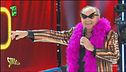 Gerry Scotti e la "mostruosa" imitazione di Renato Zero
