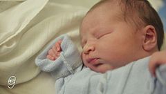 Dopo un lunghissimo travaglio, il parto cesareo e finalmente arriva il piccolo Giuseppe