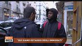 Il quartiere di Napoli "ostaggio" degli immigrati