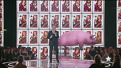 Piero Chiambretti e la sua mascotte