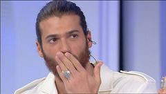 L'ingresso di Can Yaman