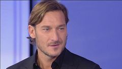 Francesco Totti entra in studio