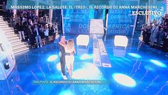 L'ingresso in studio di Massimo Lopez