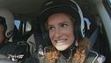 Una iena alla guida della Jeep Compass, versione Trailhawk