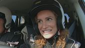 Una iena alla guida della Jeep Compass, versione Trailhawk