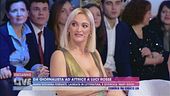 Lascia la professione di giornalista  e diventa  Mary Ryder, attrice a luci rosse