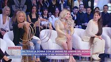 La donna con le unghie più lunghe del mondo