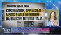 Dai balconi l'applauso per medici e infermieri