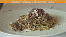 Bigoli con salsiccia e radicchio di Treviso
