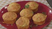 Muffins alle erbe con pecorino toscano dop