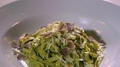Tagliolini al tarassaco con tartufo e mele