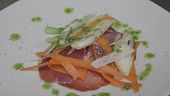 Carpaccio di lonzino con cuore di stracciatella e misticanza