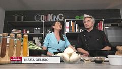 Pizza gourmet in teglia, porchetta arrosto cipolla caramellata e puntarelle