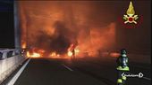 Inferno di fuoco sulla A1