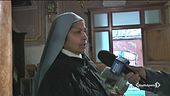 Suora accoltellata durante la Messa