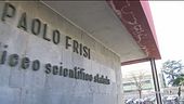 Due suicidi, choc al liceo