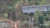 A6, chiuso il viadotto per la frana