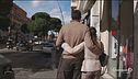 Niente baci e strette di mano