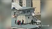 Balli e grigliate sui tetti di Palermo