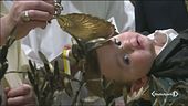 Stop di Papa Francesco ai battesimi "creativi"