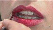 La mascherina mette ko il rossetto