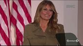Melania "soft" in campo per Trump