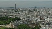 Francia, la guerra delle minigonne