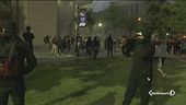 Usa in fiamme, spari agli agenti