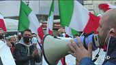 Nelle piazze proteste e tafferugli