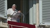 Il Papa benedice i bambinelli
