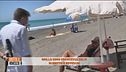 E Grillo in spiaggia scappa...