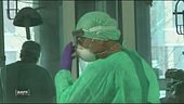 Coronavirus, medici e infermieri senza mascherine