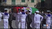 L'ultimo saluto al militare eroe