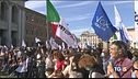Negazionisti in piazza, tensioni con la polizia