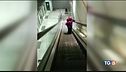 Scale guaste in metro "Così non è giusto"