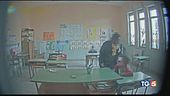 Maestra violenta, ma perchè solo sospesa?