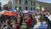Monta la protesta non sempre pacifica