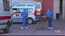 Medici in quarantena e reparti sotto stress