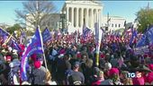 Fans di Trump in piazza, scontri a Washington