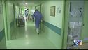 Record di decessi, ma scendono i contagi